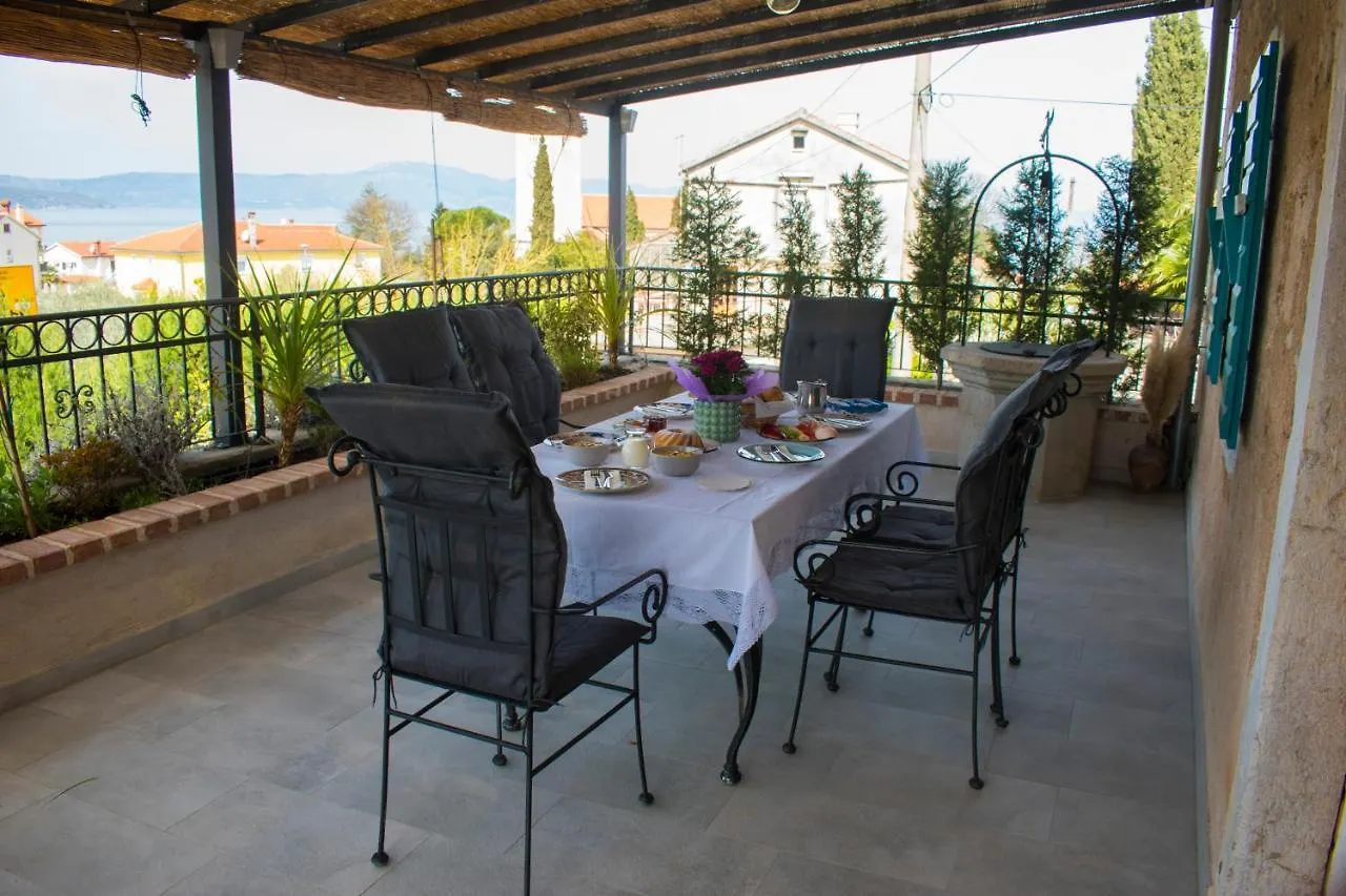 Villa Ca'Pietra, Rustic Stone House Malinska Croatia