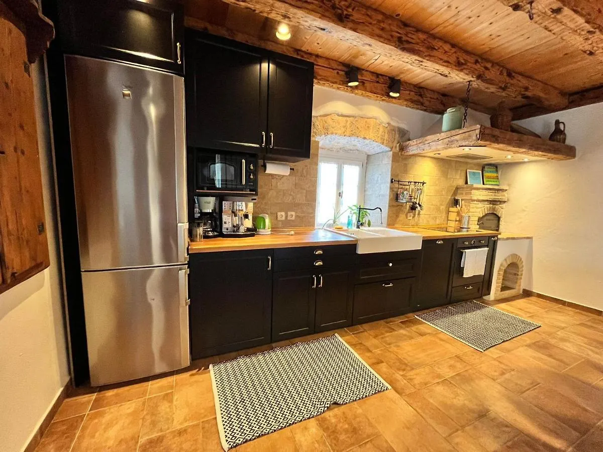 Villa Ca'Pietra, Rustic Stone House 말린스카 0*,  크로아티아